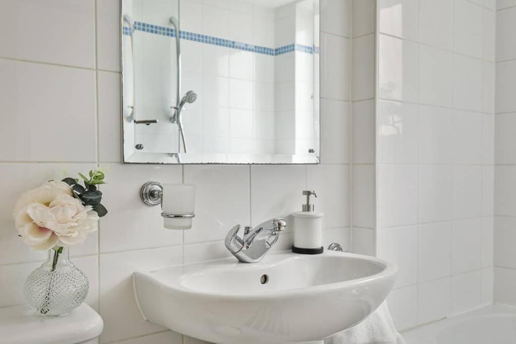 The Exclusive Gem Of Leeds - Sleeps 8 Apartman Kültér fotó